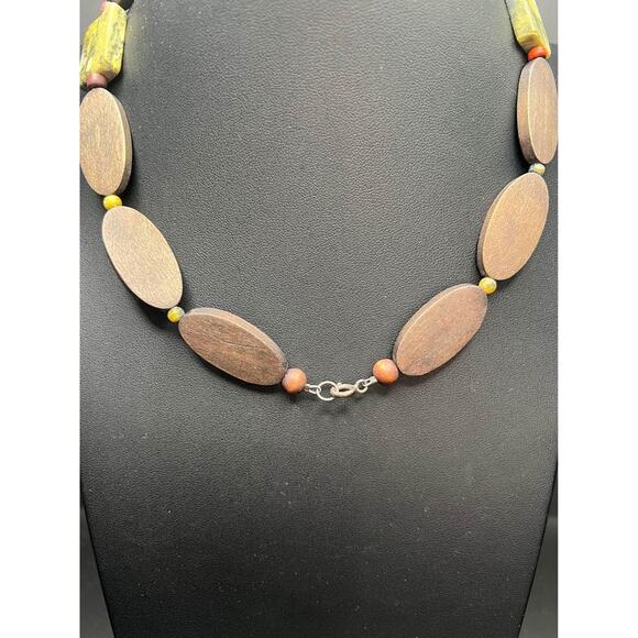 Vintage Green Moss Agate and Wooden Bead Collar Necklace - Picture 6 of 7